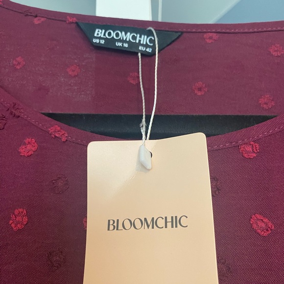 Bloom Chic Textured Dot Elastic Cuffs A-line Blouse
Size 12 - Picture 2 of 6